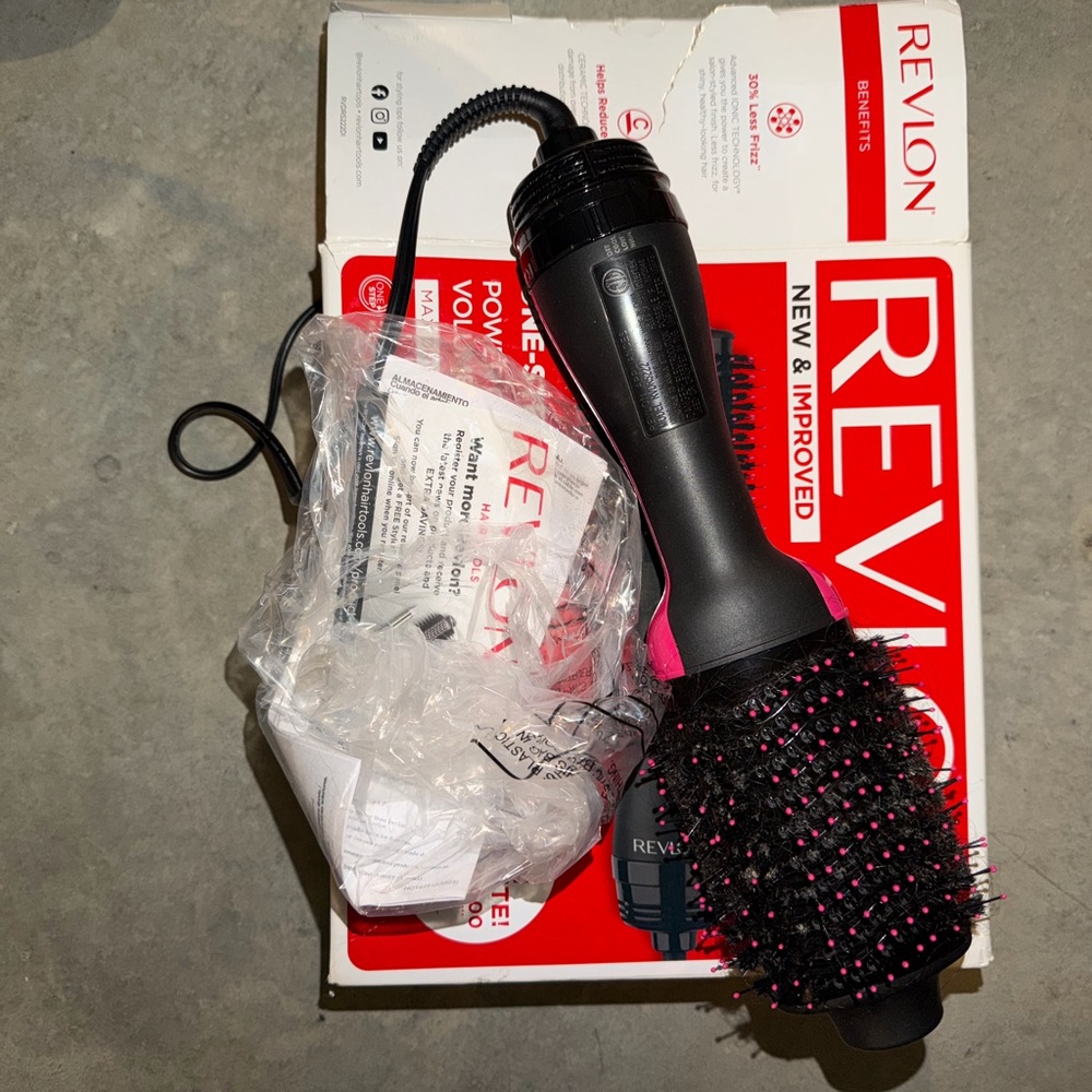 Revlon One-Step Volumizer in Black and Pink